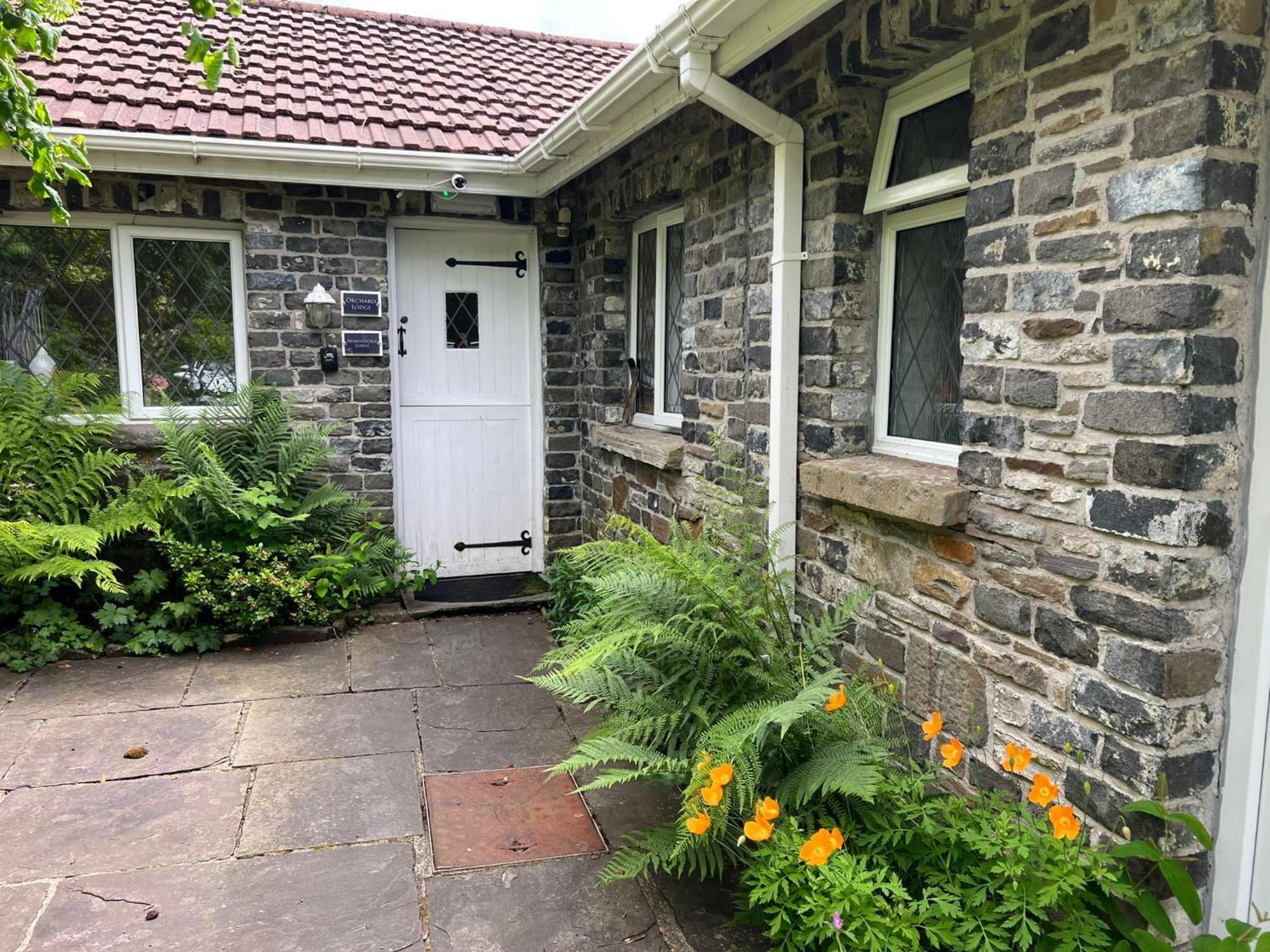 Cwmbach Guest House Neath Exterior photo